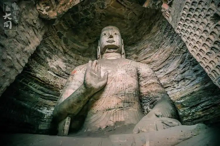 【石现佛国,壮美云冈】云冈石窟-第1期"昙曜五窟"-第19窟:三世佛分窟