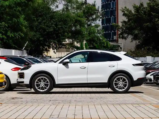 百万suv最佳选择性能操控好颜值也很高解读保时捷卡宴