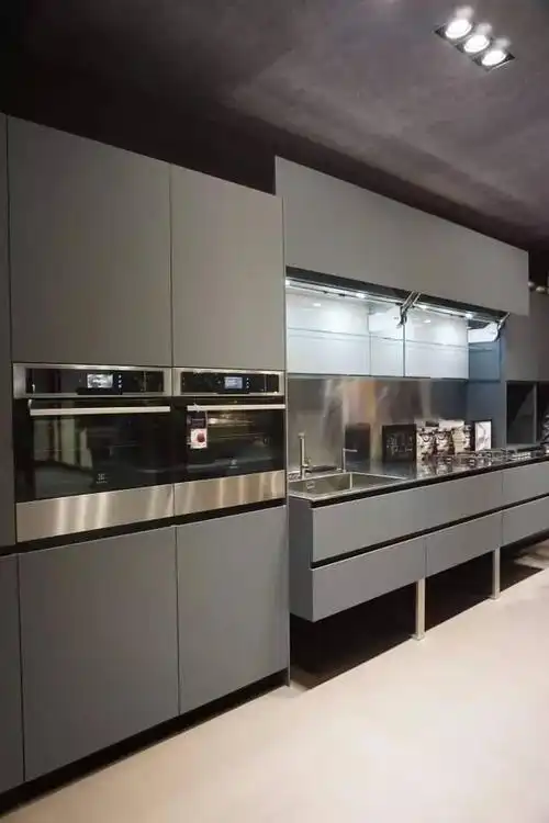 水晶镜面高光板厨房定制橱柜实用还方便,关键省钱