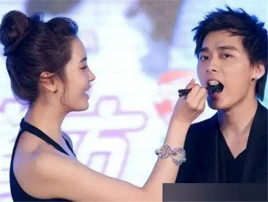 分手多年36岁李多海靠房产成富婆前男友李易峰活成演技派