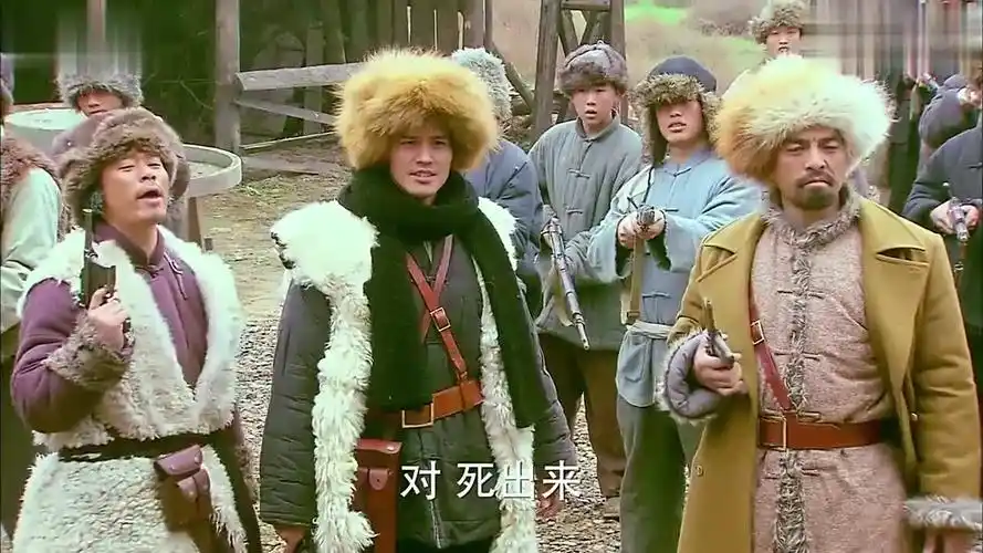 东北剿匪记:杨剑峰带领大青山土匪,袭击许大雷的大营,太刺激了-影视综