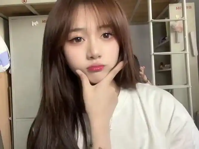 纯欲天花板小姐姐自拍美美哒