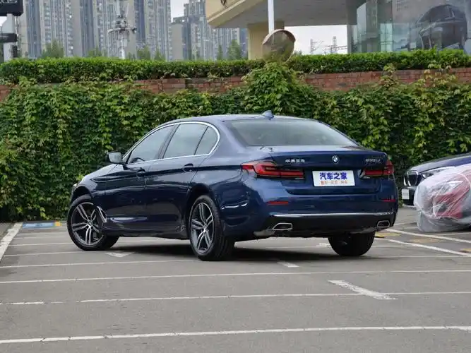 宝马>宝马5系>2021款530li领先型豪华套装>量子蓝>车身外观>2021款