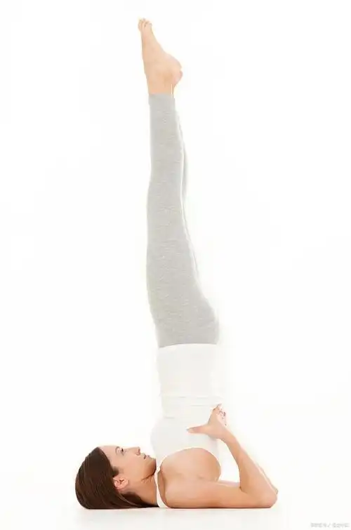 三种辅助方法让你的肩倒立更轻松