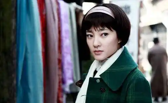 王丽坤非常美的五个脚色之第五名:《狭路》王丽坤扮演的脚色叫做苗青