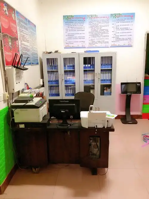 这是园长办公室,是老师院长办公地方,也是家长和老师以及院长沟通园地