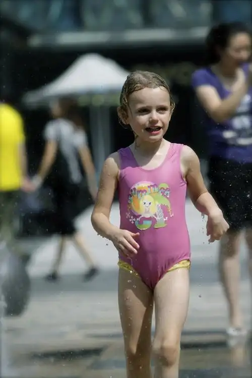 500d isxxb在village偷拍小孩戏水