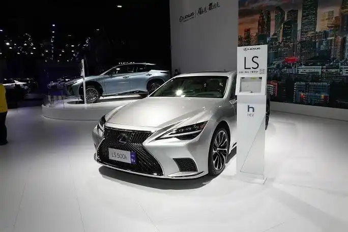 继续默默收割885万元起售的雷克萨斯ls能撑多久