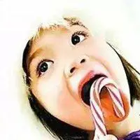 吃糖果的女孩儿头像点击鼠标右键下载