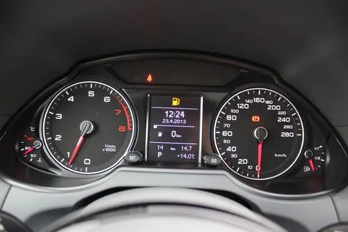 奥迪q5仪表盘背光显示