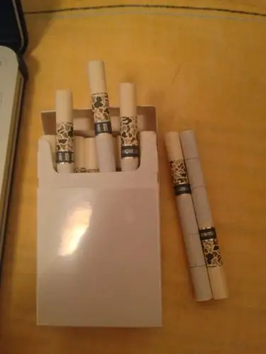 这烟多少钱纯白盒子的黄鹤楼