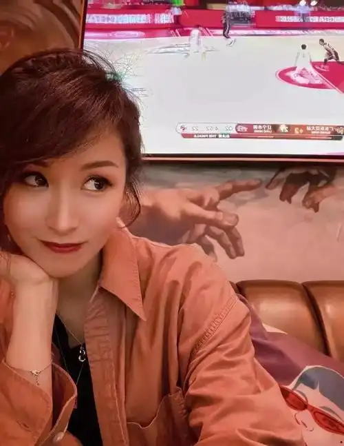 第10名:广东体育频道主持人周悦珊