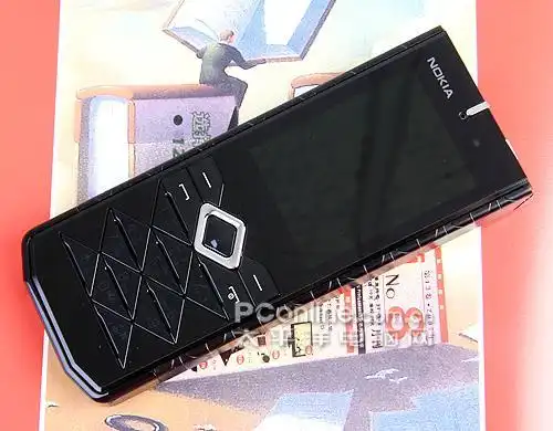 采用led屏幕诺基亚超薄时尚7900图赏