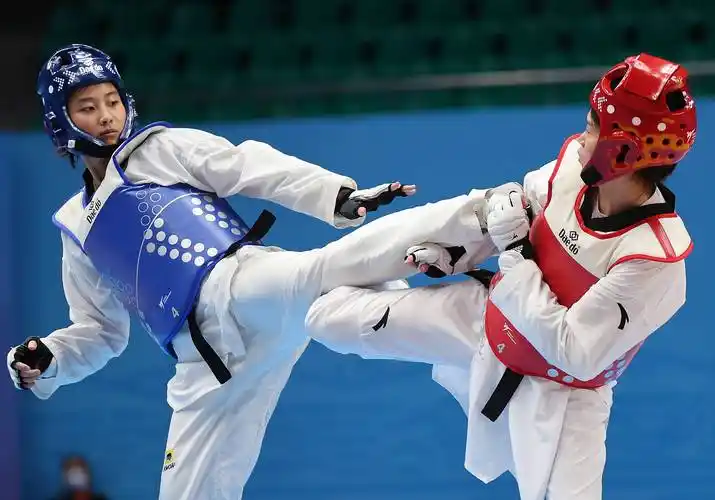 跆拳道——女子67公斤以上级:吕淑文获铜牌