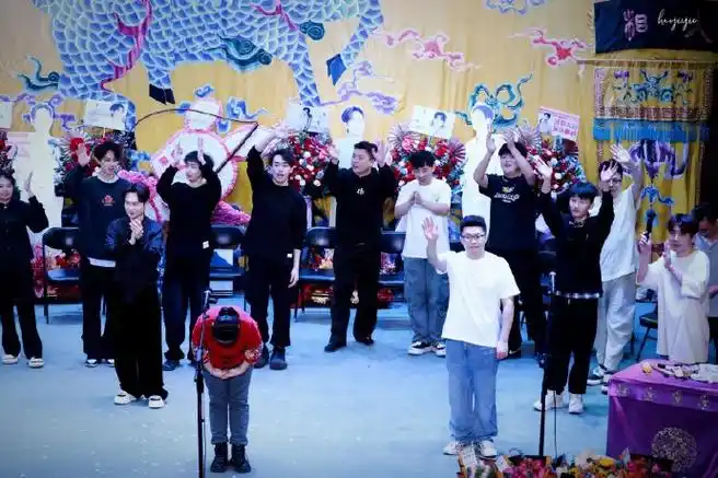 德云社癸卯年封箱庆典##德云社封箱海报有年味了##郭麒麟又亲爹