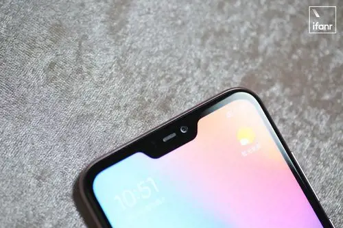 用上"刘海屏"的红米