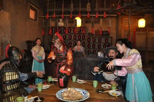 水浒传梁山好汉们喝的什么酒?武松能喝18碗,有个好汉比他还牛