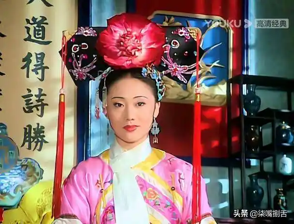 看完还珠格格1中令妃的造型谁不说她是个节俭girl呢