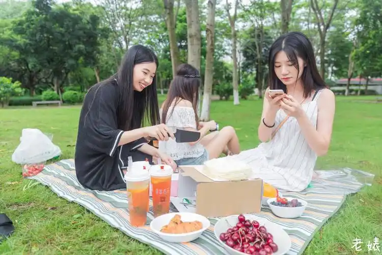 我们举办了一个全广州最好看的野餐,如果你没来,可以看看照片解解馋.