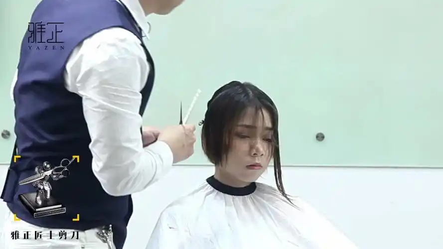 日现场课堂教学美女剪发275次播放2018年05月26日欧美混血美女潮流染