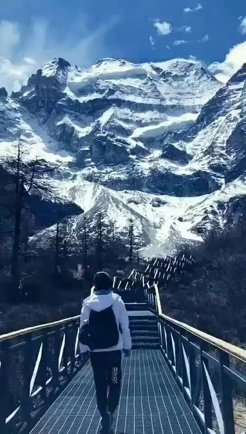 累了就一个人出去走走