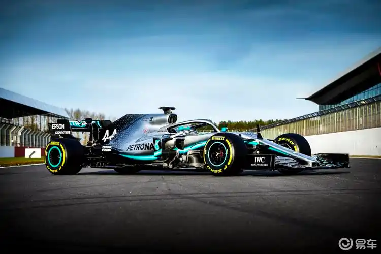 amg为你展示什么叫标准的f1技术民用化_易车