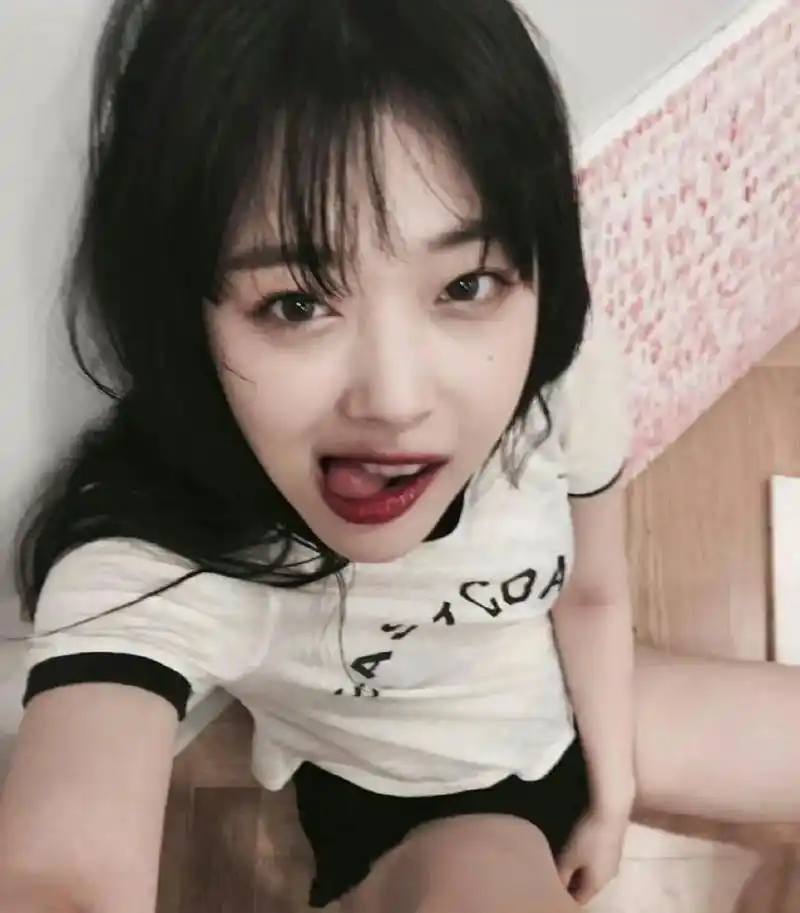 所以纯碎而美丽的东西只能消失吗?#ins女头 #崔雪莉 - 抖音