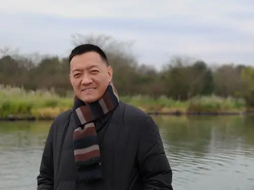 演员李梦男在下渚湖