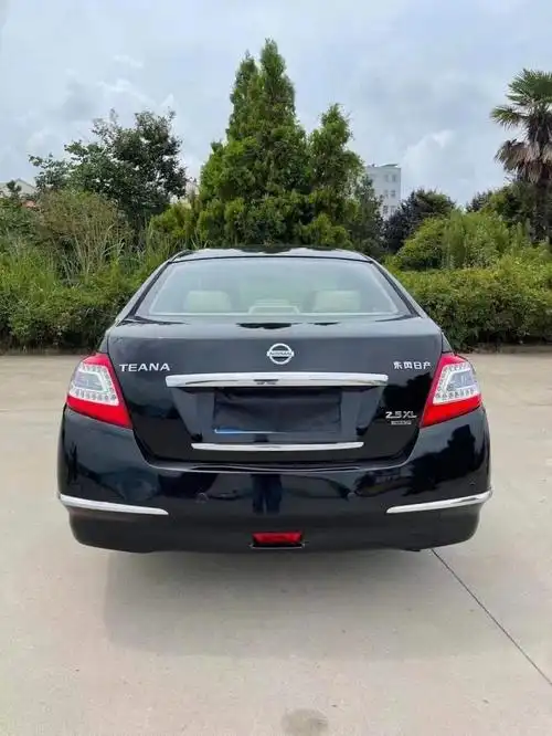 12年日产天籁轿车在售