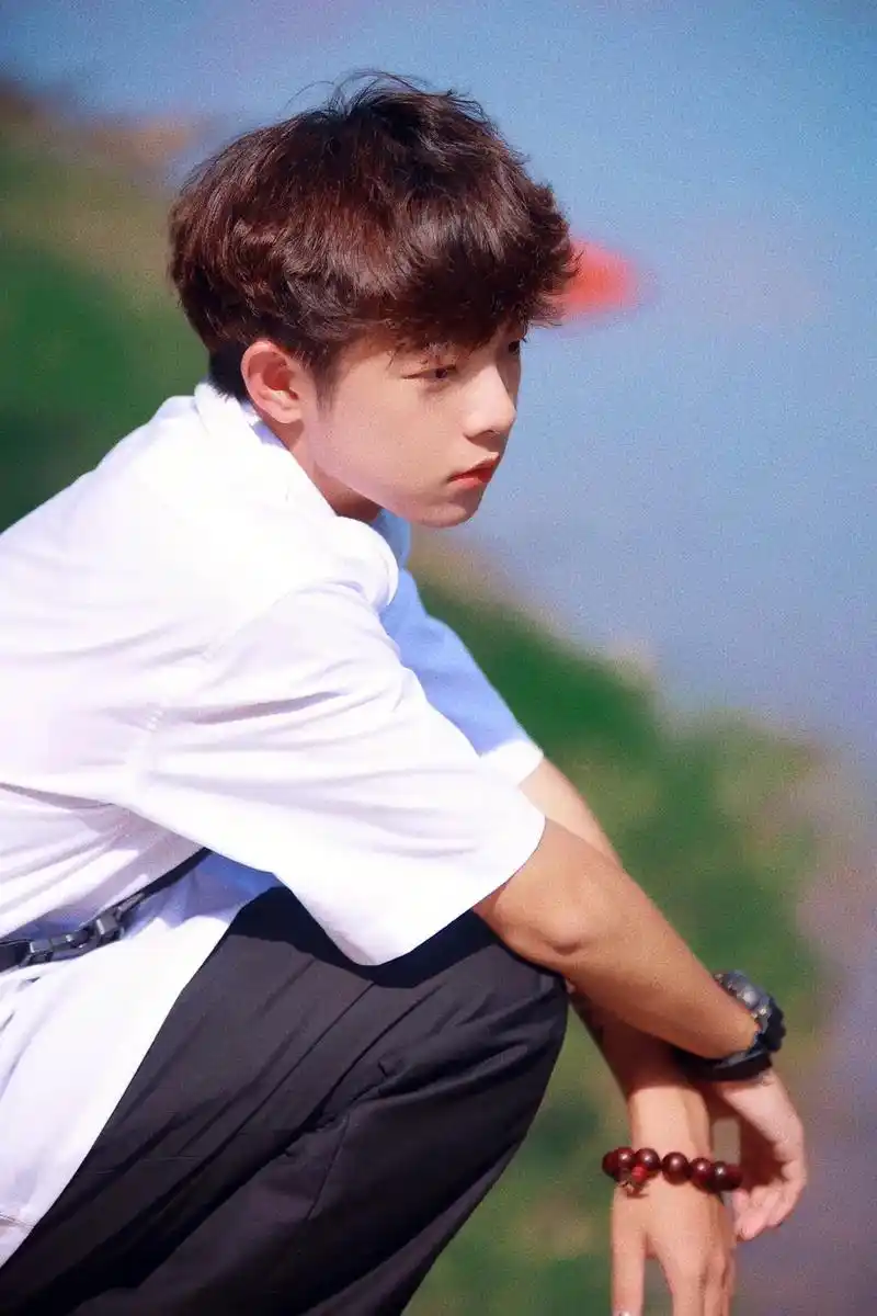 切切 我是一个学生今年十六岁#少年感 #水瓶 #男高中生 # - 抖音