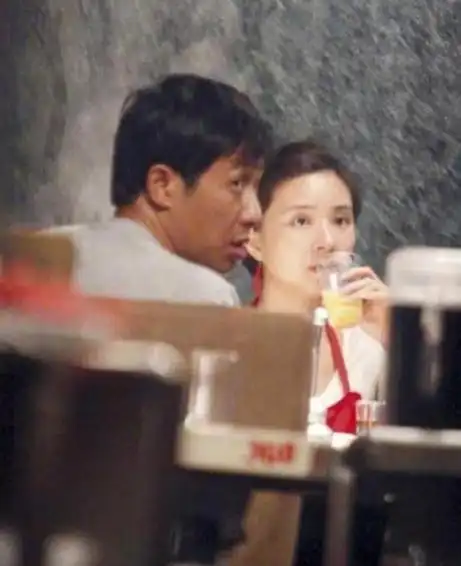 张国强因穷被前妻抛弃40岁带子二婚娶贤妻今苦尽甘来了吗