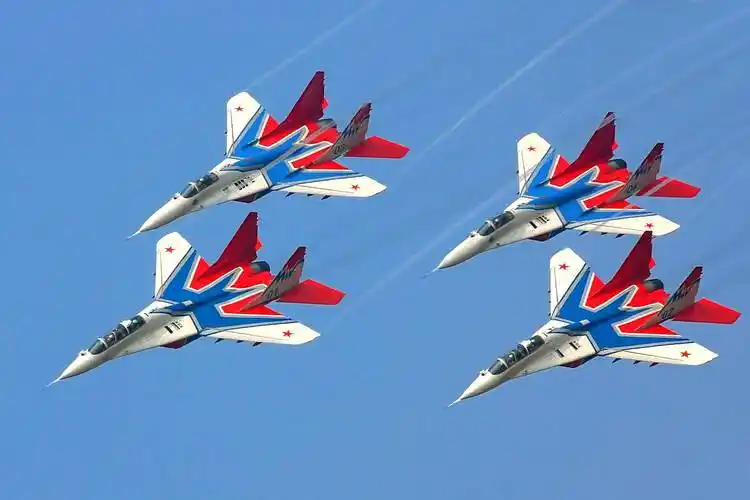 盘点那些年惊艳中国航展的飞行表演与展示 | 航展观察眼②_表演队