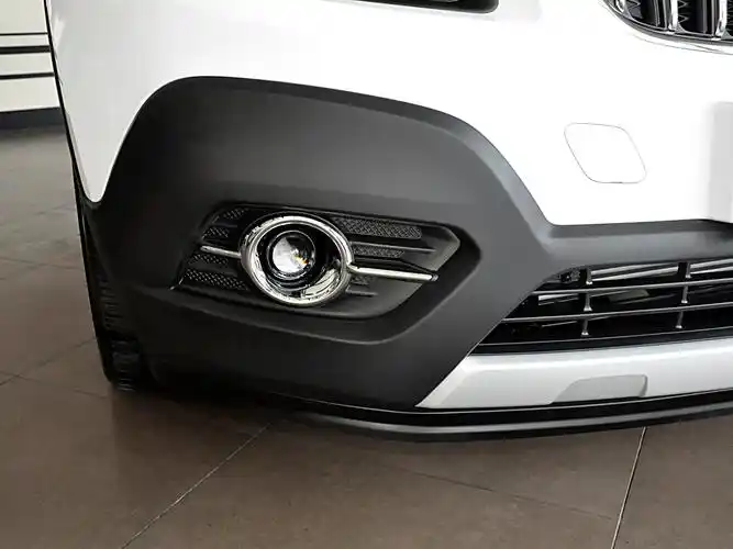 汽车图库 别克 上海通用别克 昂科拉(21/132) 外观 右前雾灯 参考成交