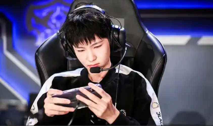 kpl一诺登场四周年从ba黑凤梨到ag超玩会初心就是想打职业