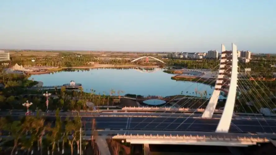 七师胡杨河市奋勇争先开新局