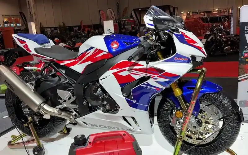 2023款本田cbr1000rr r 火刃 sp