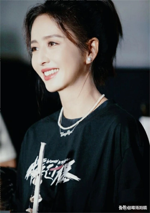 陈思诚看佟丽娅电影哭了!激动发表4分钟感言,赞前妻演技应拿奖