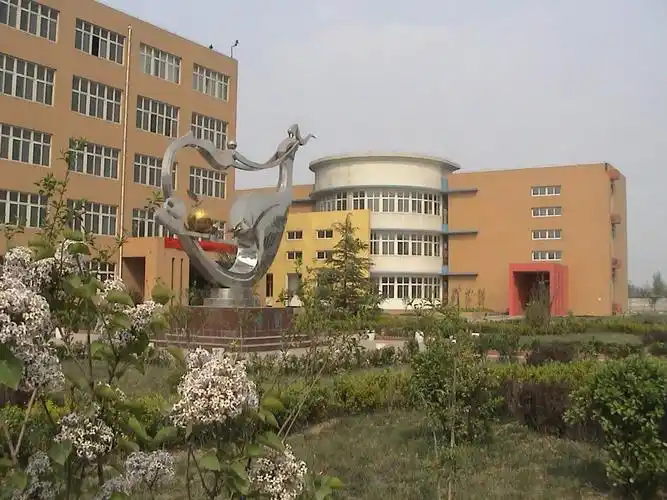 p data-id="gnhi8ls5pa">唐山市第八中学(简称八中)是河北省重点中学