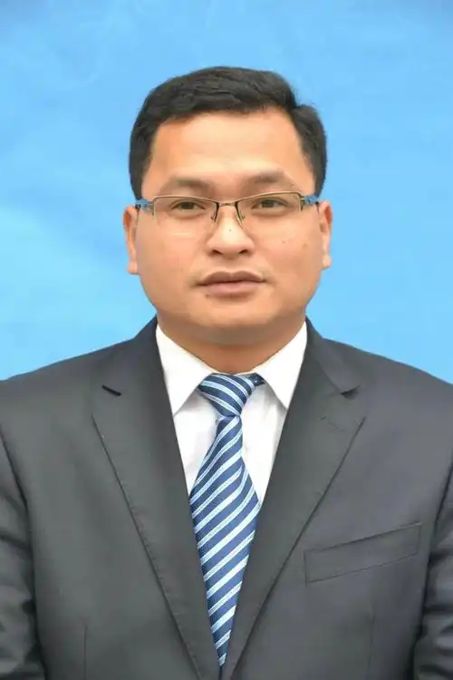 覃胜光高中物理  罗童高中化学  梁帮意高中化学  邓海鹰高中化学