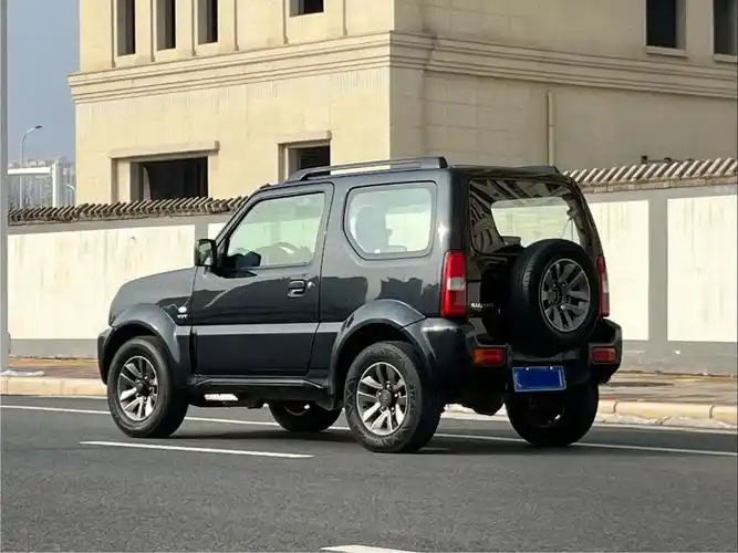 老百姓能玩得起的越野车!10万左右的吉姆尼性价比 - 抖音