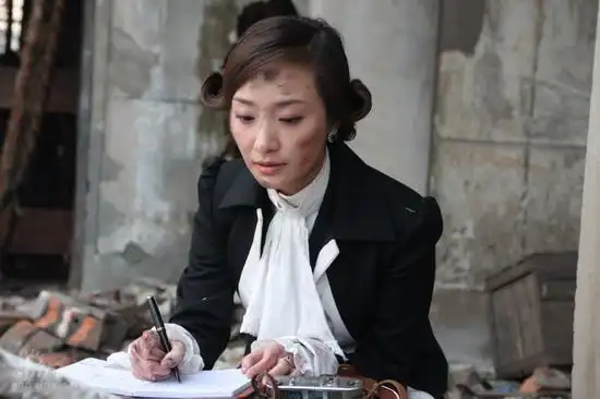 p>《虎胆雄心》是《 a target="_blank" href="/item/敌营十八年