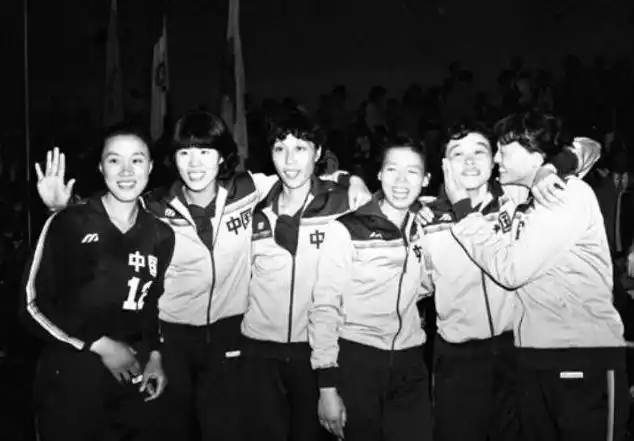 揭秘孙晋芳与郎平的不和根源老照片首曝光女排37年前的合影