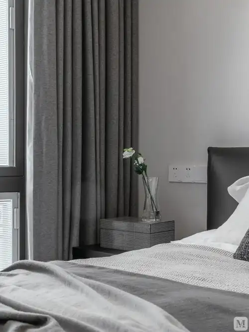 简约卧室窗帘装修效果图