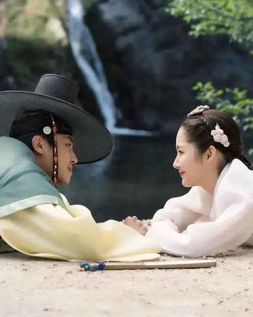 是韩国kbs电视台于2017年5月31日起在水木档播出的古装爱情史剧,由 a