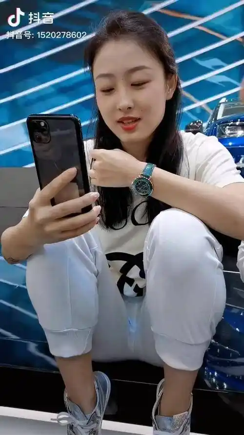 黄会赢跳舞颜值担当跳舞女神网红