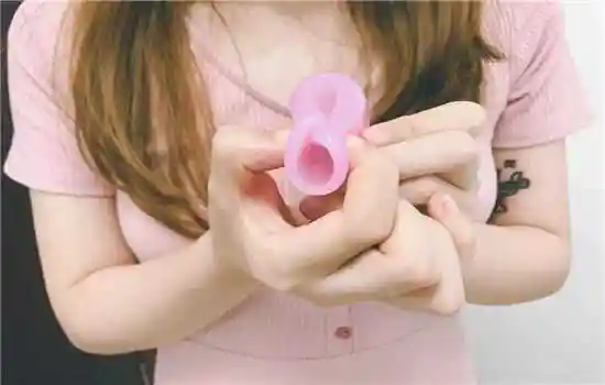 月经杯一次用多久_月经杯用多久拿出来 - 7丽女性网