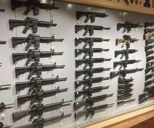 【美国某枪店美图】挂墙党 眼睛冒火了不?