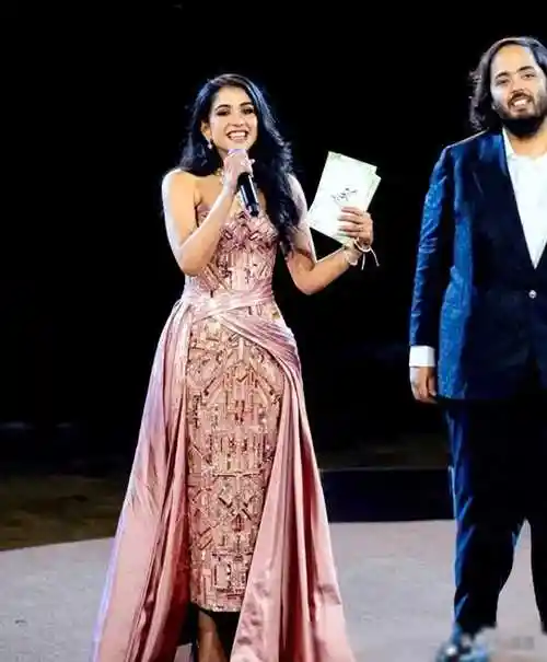 原创惊狐狸眼美女嫁给富二代前竟先被逼树婚