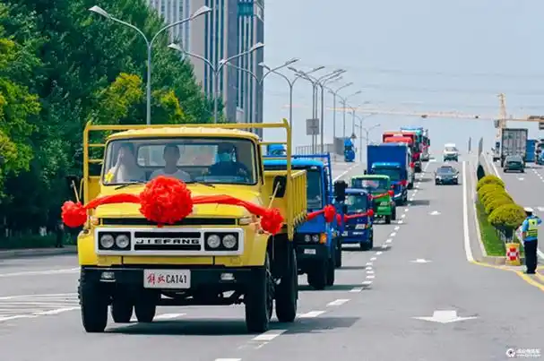 闯出新天地!重温第二代解放卡车ca141