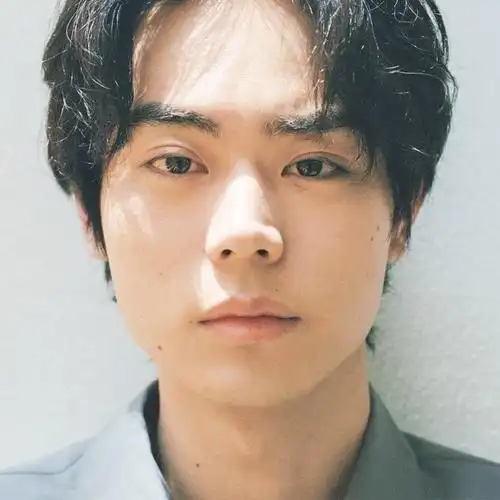 日本人气男演员2021年在日本最有人气的三位男演员究竟是谁呢